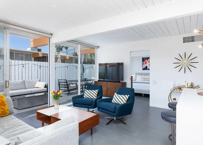 Modern Bungalow In Historic Ocotillo Lodge!