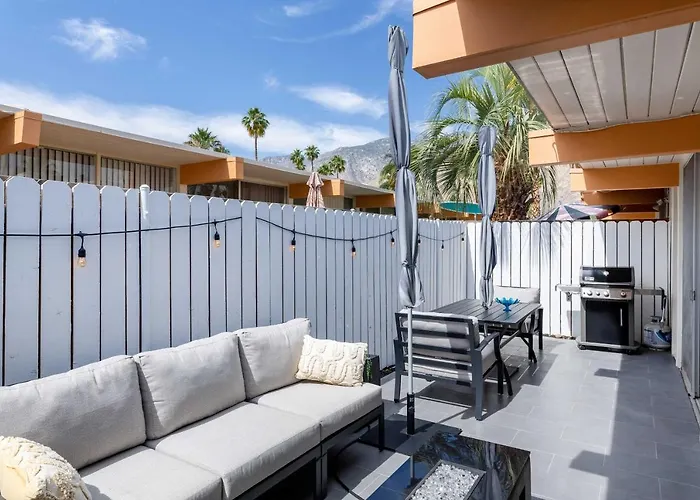 Modern Bungalow In Historic Ocotillo Lodge!