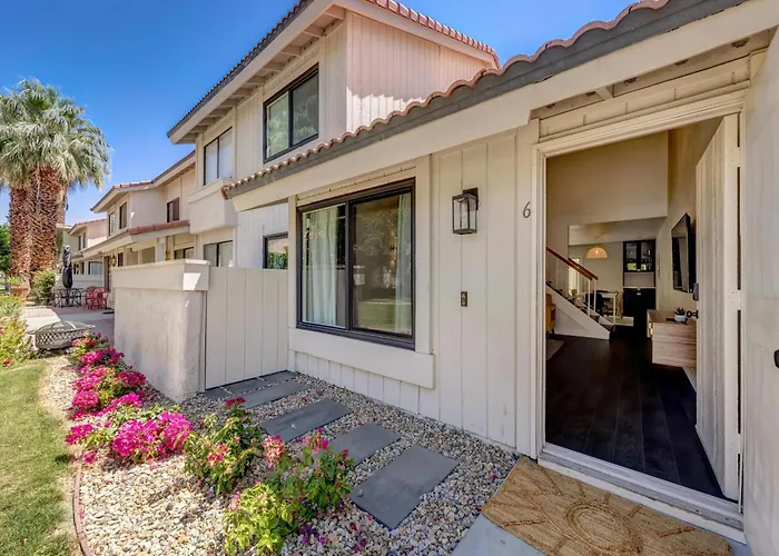 \\Golf And Couples Oasis// Midcentury W/6 Pools Hot Tub