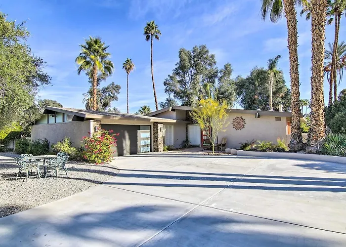 Palm Springs Oasis W/ Pool & Golf Course Views!
